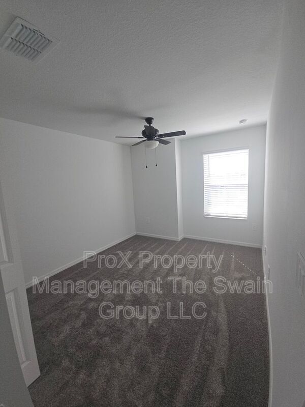 Building Photo - 633 Reggie Rd