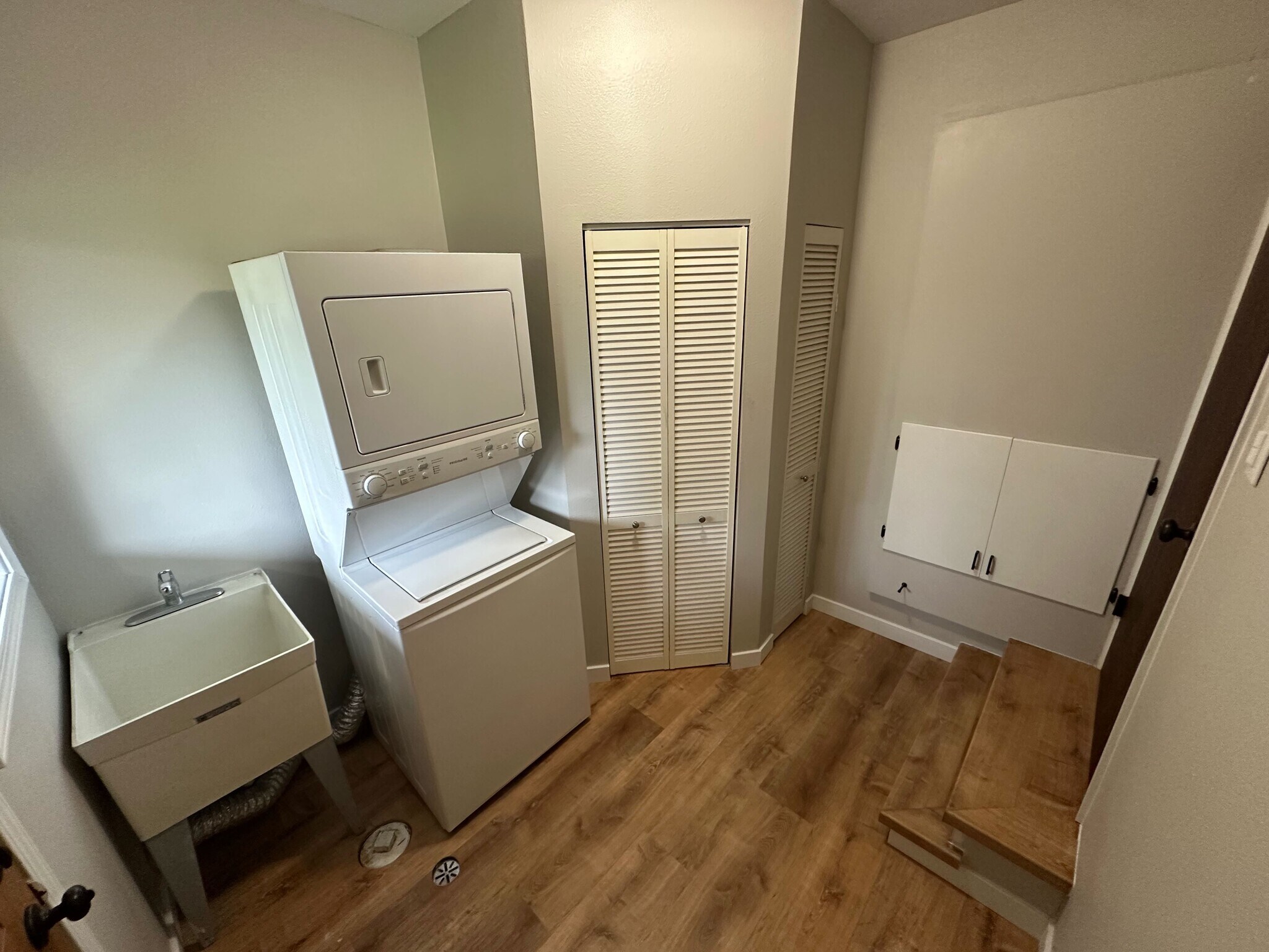 Building Photo - 8311 Bridgeport Way SW