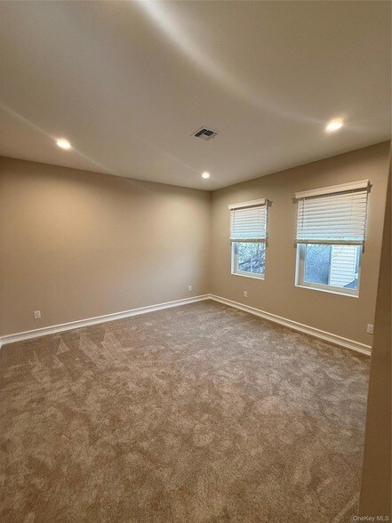 Building Photo - 122 Greenwich Ave