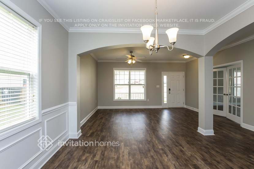 Building Photo - 1009 Theodore Ln