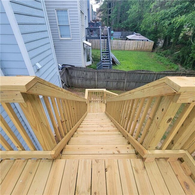Building Photo - 3045 Binghampton Ln