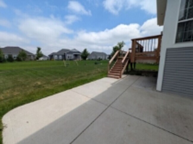 Building Photo - Executive Rental: Spacious 4-Bedroom Home in Oconomowoc!