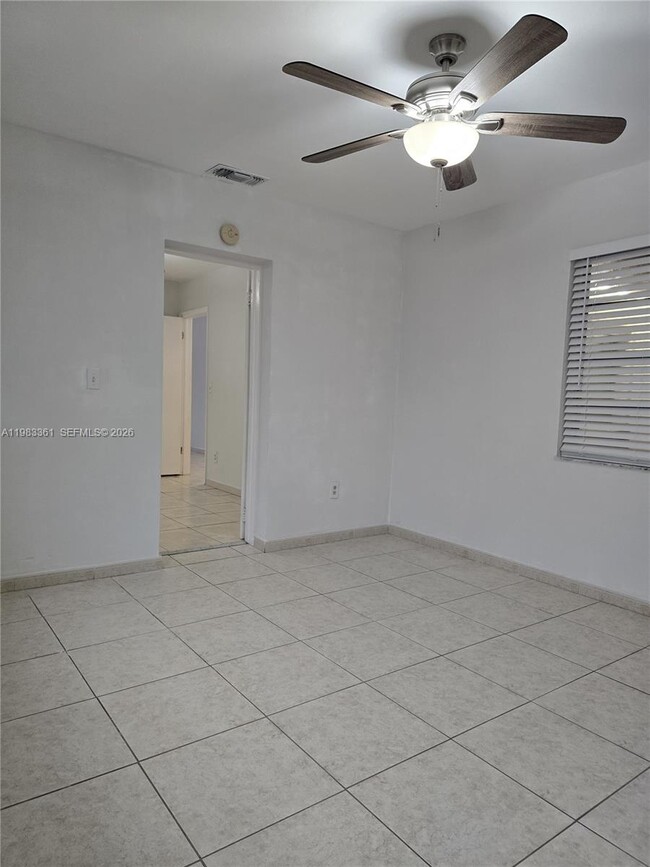 Building Photo - 2787 SW 34th Ct