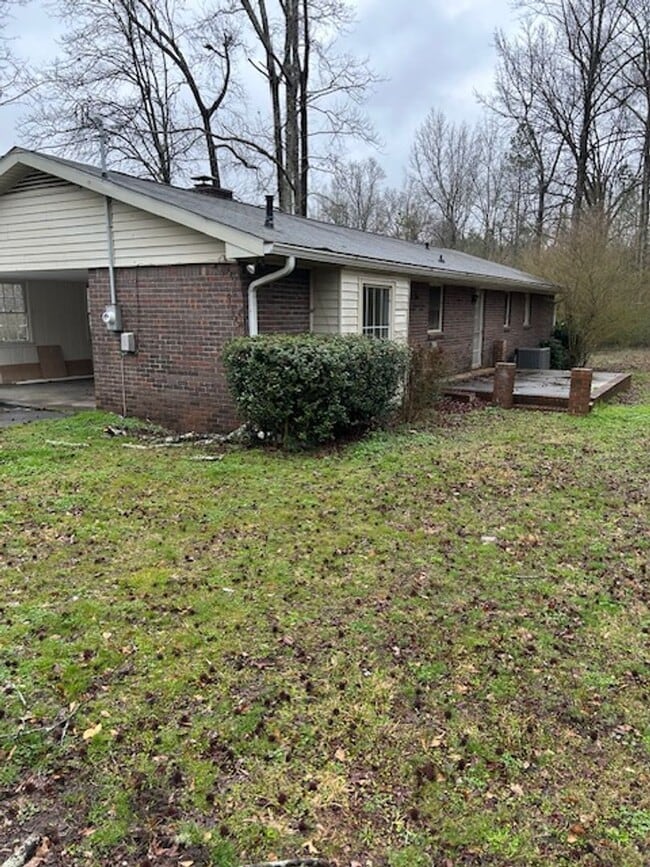 Building Photo - 75 Red Oak Dr