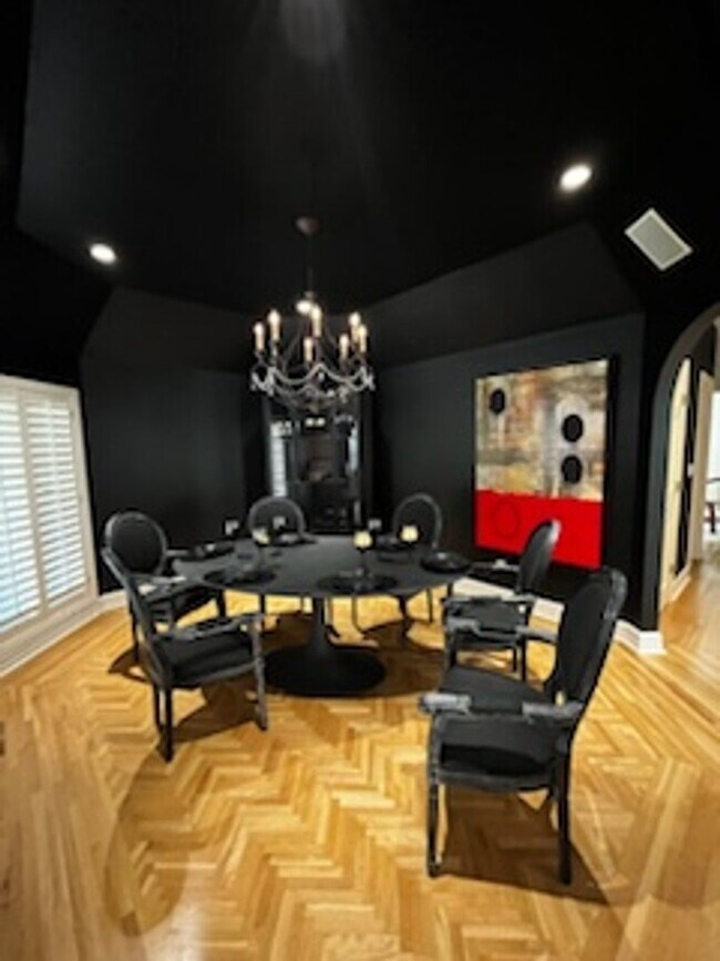 Building Photo - Stunning Custom Built Home with ALL Utilit...