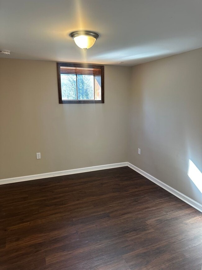 Building Photo - 3 bedroom in Clarkesville!