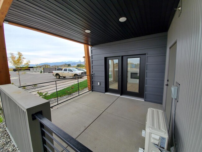 Building Photo - 2430 Tschache Ln