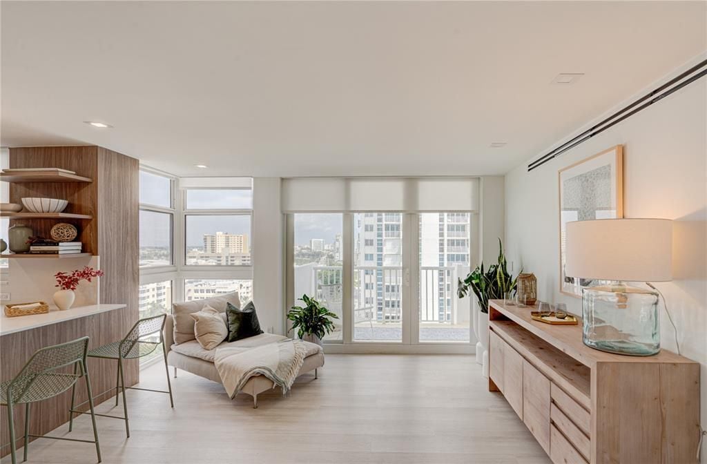 Building Photo - 1370 S Ocean Blvd