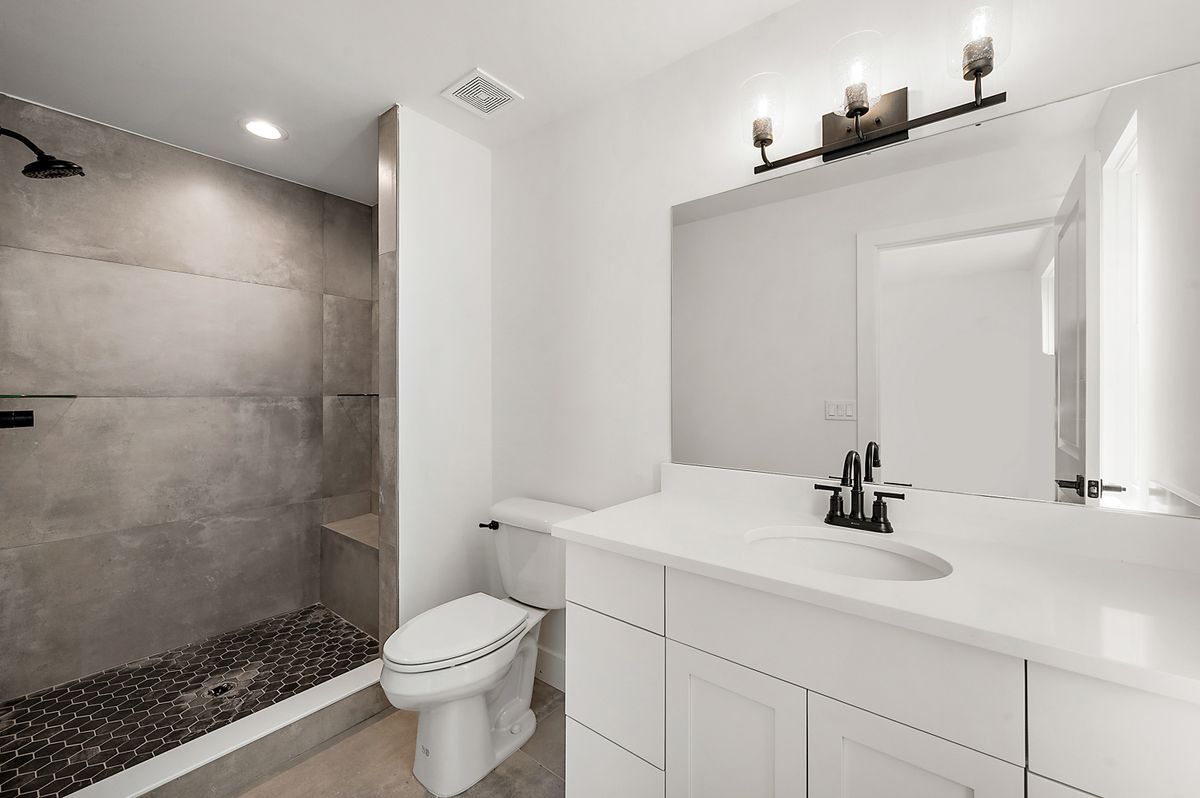 Building Photo - 5956 Willow Grove