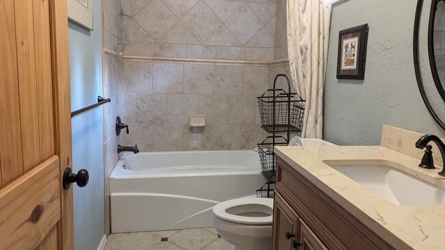 Building Photo - 1412 Springwater Dr