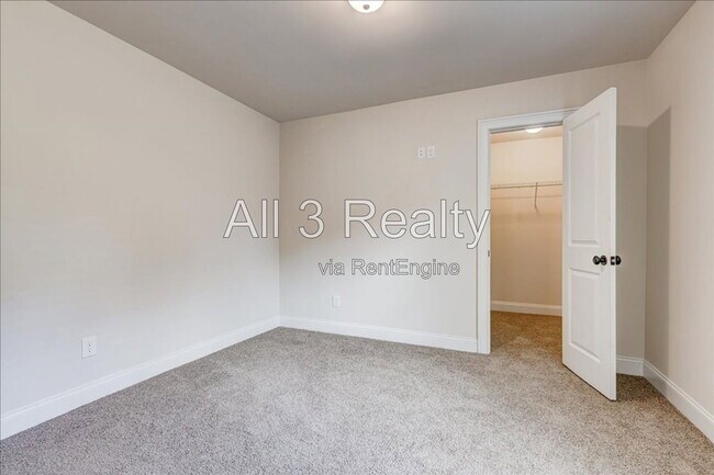 Building Photo - 225 Barnett Ln Ln