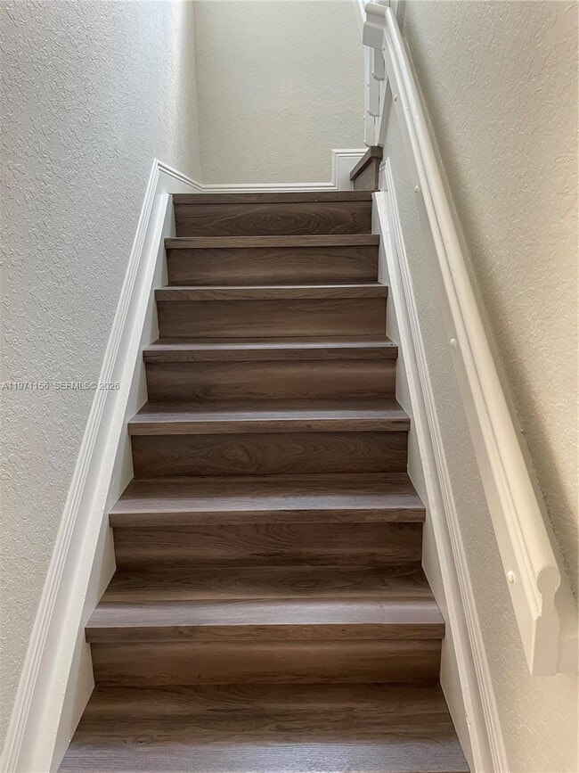 Building Photo - 2041 SE 15th St