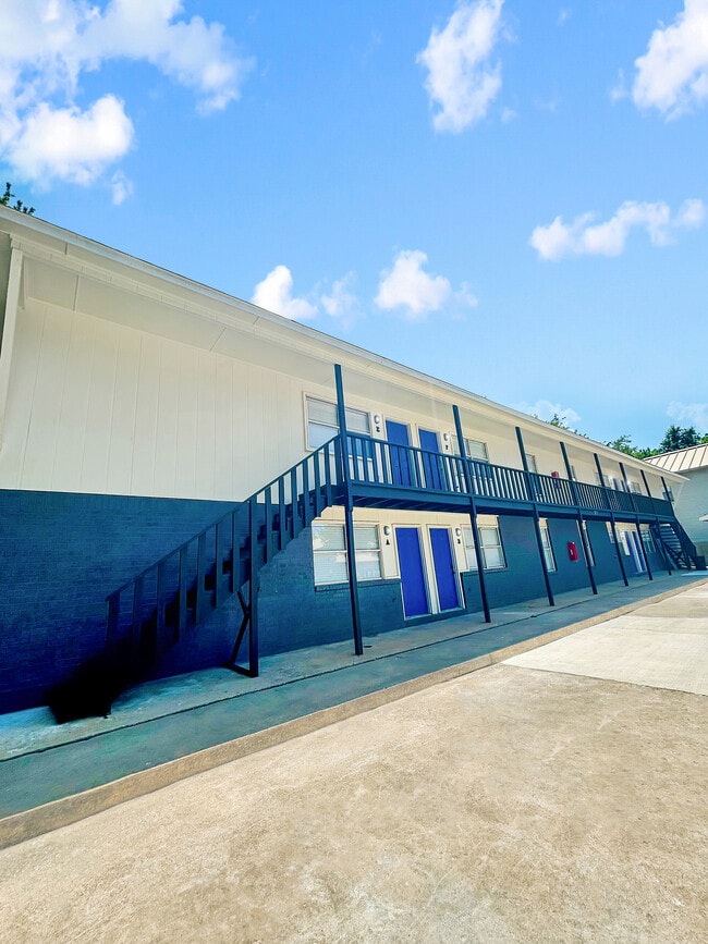 Building Photo - The Deane
