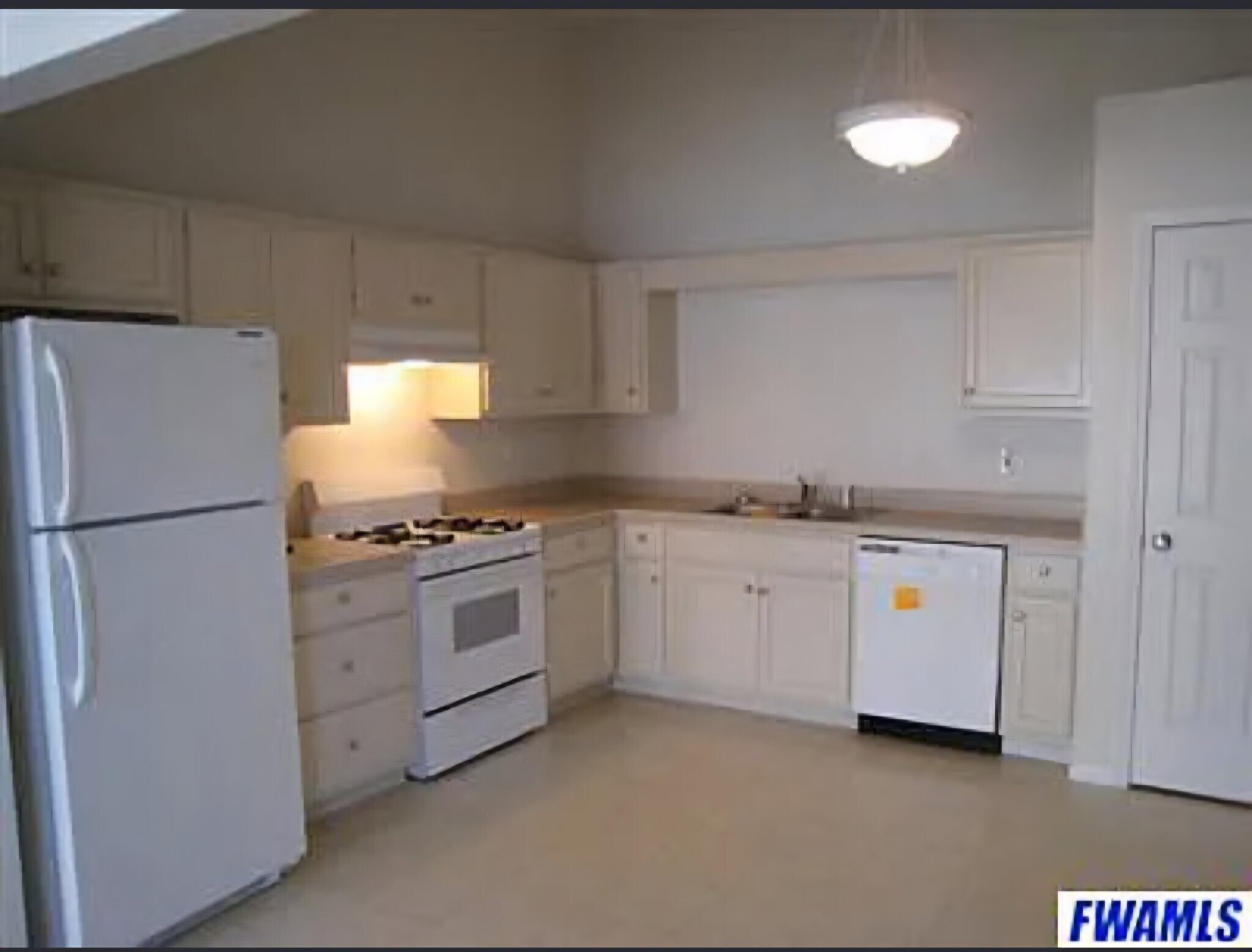 Building Photo - 1926 Beechmont Dr