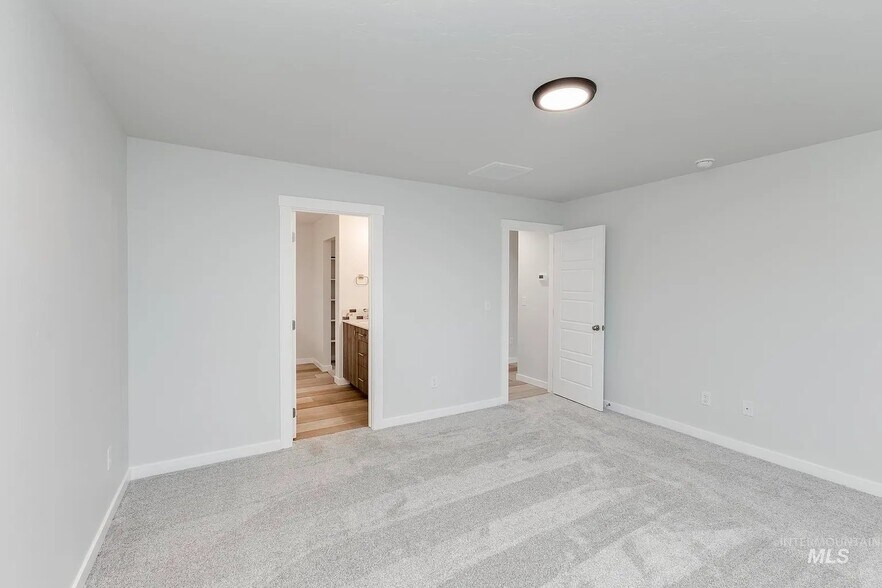 Building Photo - 4335 E Woodmurra St