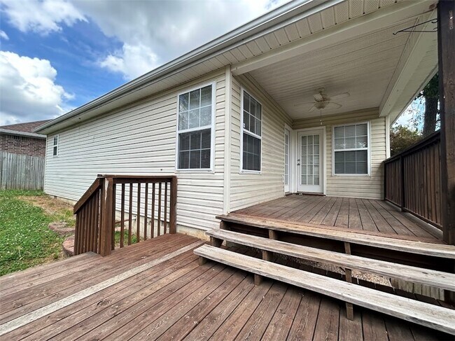 Building Photo - 12 Valley View Cir