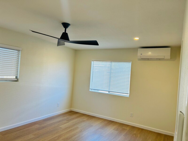 Building Photo - 2811 E 11th St