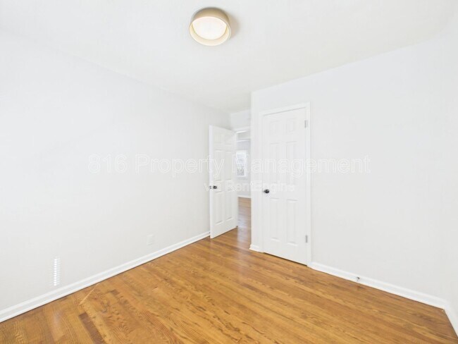 Building Photo - 4730 Richmond Ave