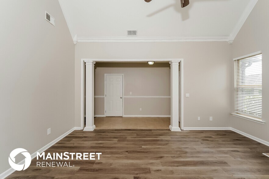 Building Photo - 1131 Avalon Dr