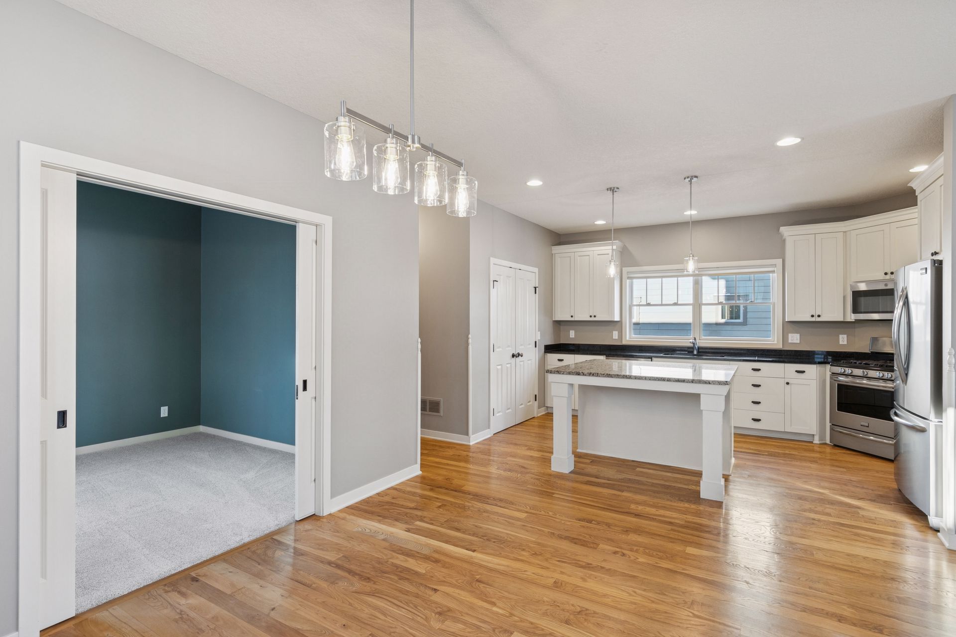 Building Photo - 14246 Garden Way N