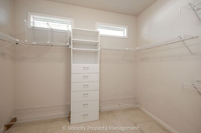 Building Photo - Single Level Home Near Rivers Edge Golf Course!