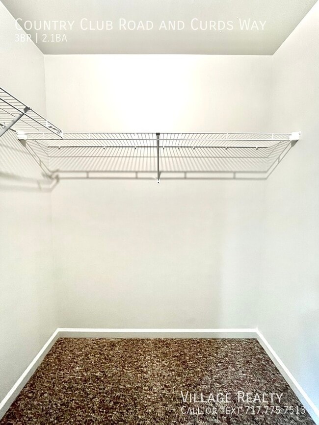 Building Photo - 703 Country Club Rd