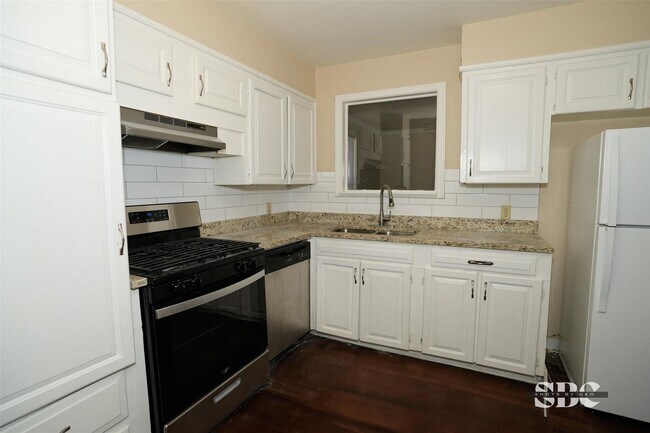 Building Photo - BIG HOME IN GARDEN VALLEY AREA OF SHREVEPORT