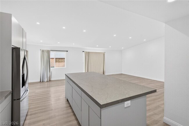 Building Photo - 5270 S Sepulveda Blvd