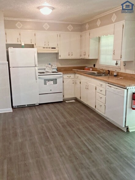 Building Photo - 174 Long Meadow Dr