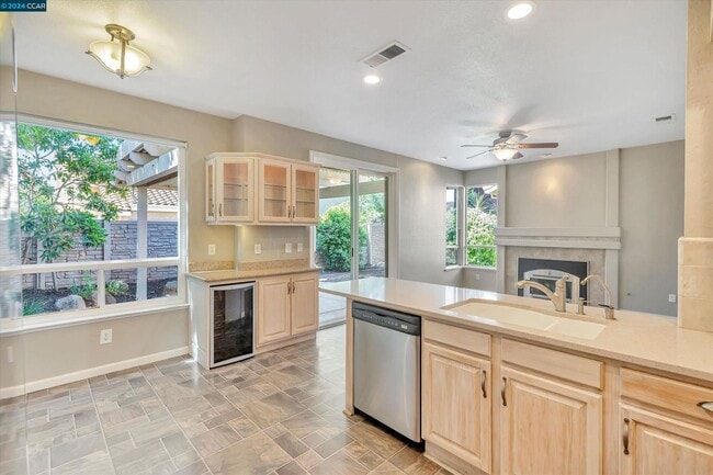 Building Photo - Updated Mediterranean-style home in Renais...