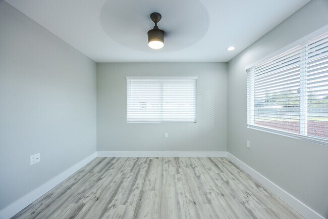 Building Photo - 3 Bedroom Unit in Keaau