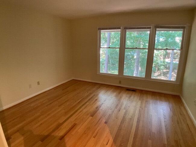 Building Photo - 309 Kirkwood Dr