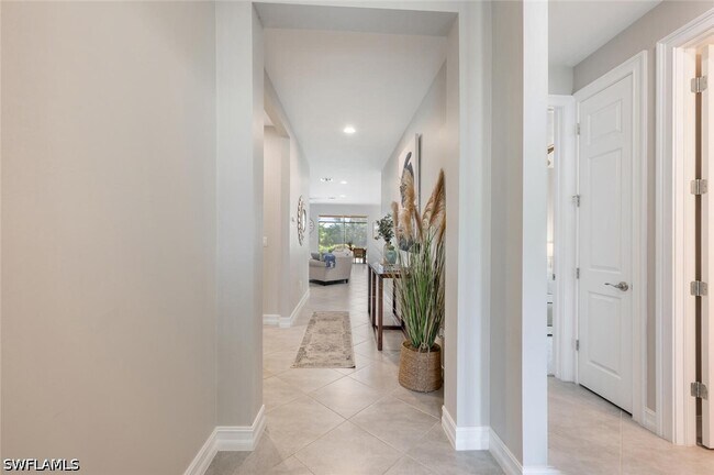 Building Photo - 14606 Tropical Dr