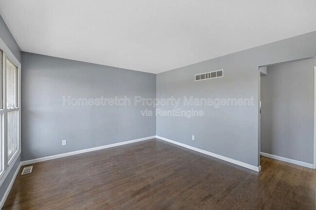 Building Photo - 250 Coteau Ln