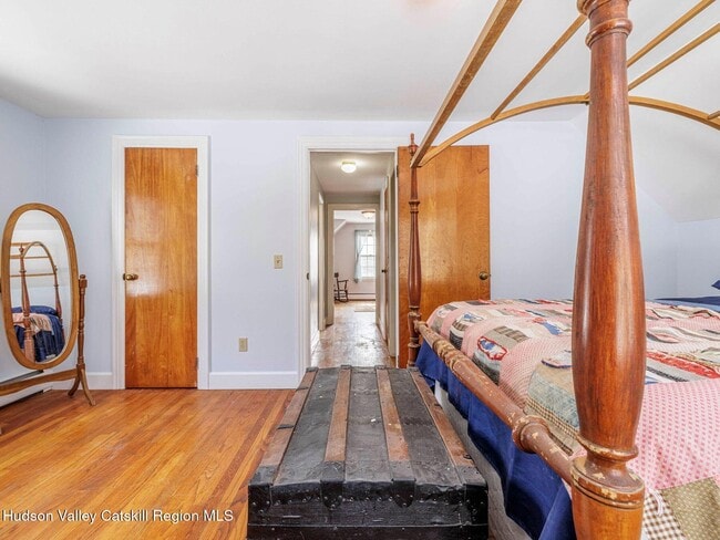 Building Photo - 11 Julia Ave