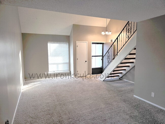 Building Photo - 10176 Haskins St