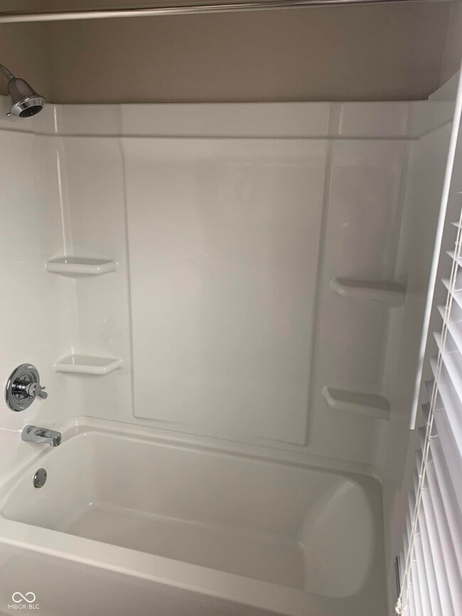 Building Photo - 2124 Broadway St