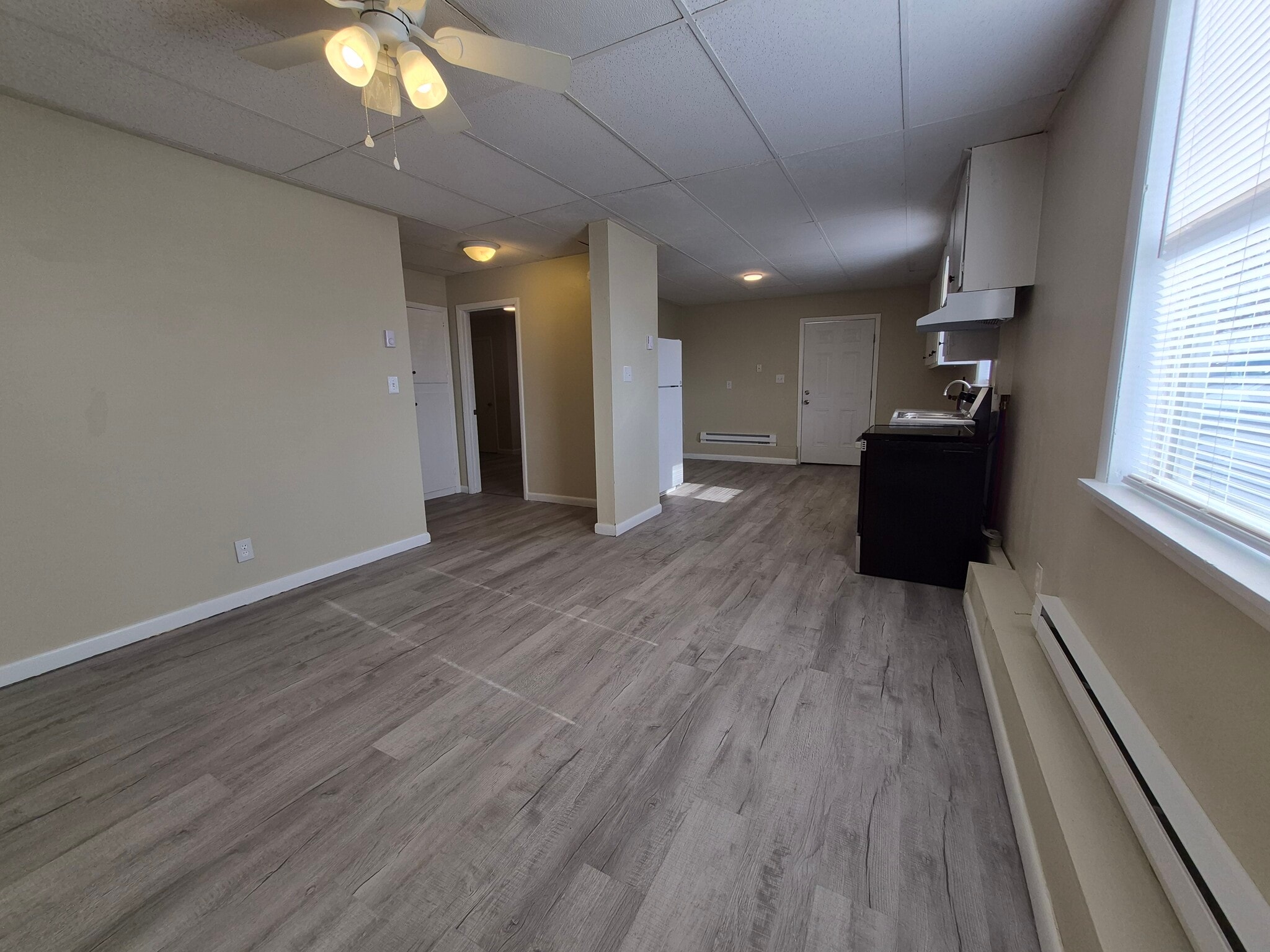 Living Rm - 287 Mountain View Rd