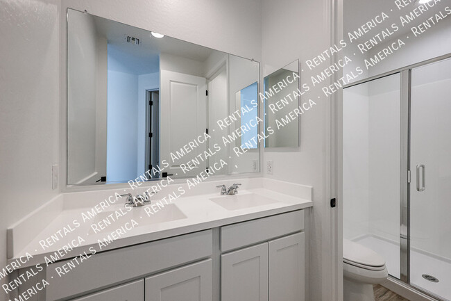 Building Photo - 4841 S Carver-