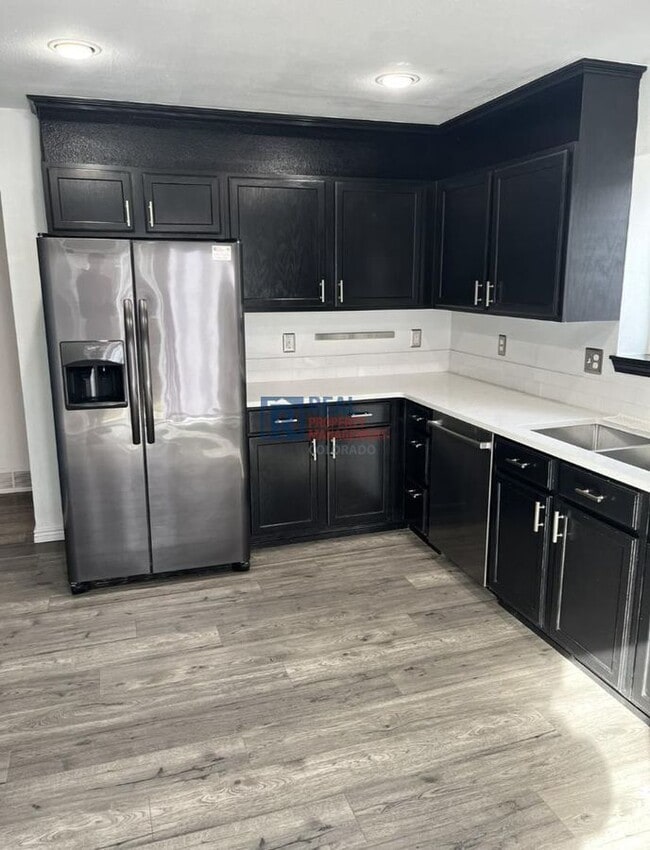 Building Photo - 502 Mallard Dr