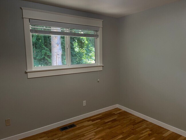 Building Photo - Well maintained 4bd Issaquah home!