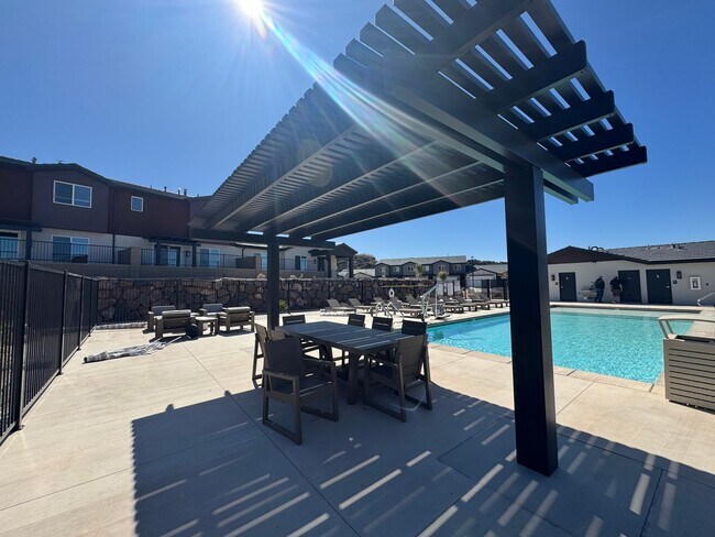 Building Photo - Coral Canyon 4-Bedroom End-Unit Townhome! Brand New!!