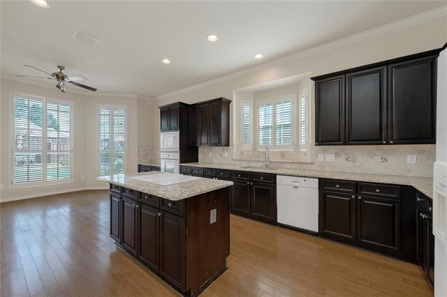 Building Photo - 3704 Roxbury Ln