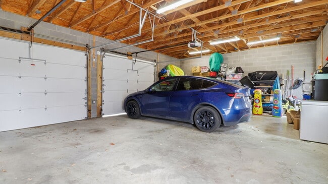 Building Photo - 30 Longfellow St NE