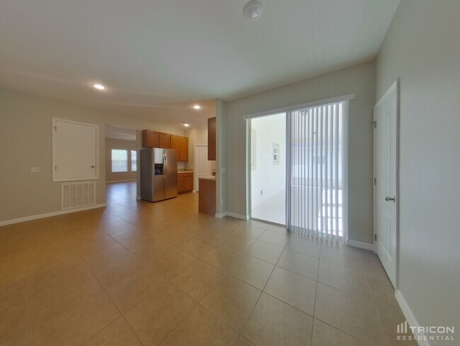 Building Photo - 617 del Pilar Dr