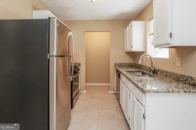 Building Photo - 2089 Glenwood Downs Dr