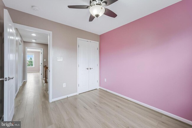 Building Photo - 42785 Hay Rd