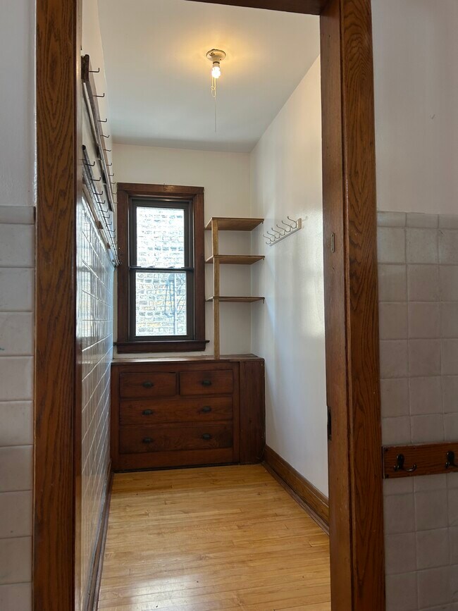 Building Photo - 2113 N Springfield Ave