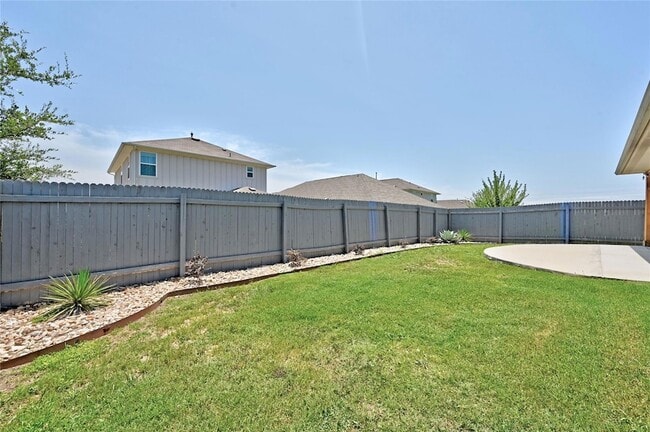 Building Photo - 10225 Bankhead Dr