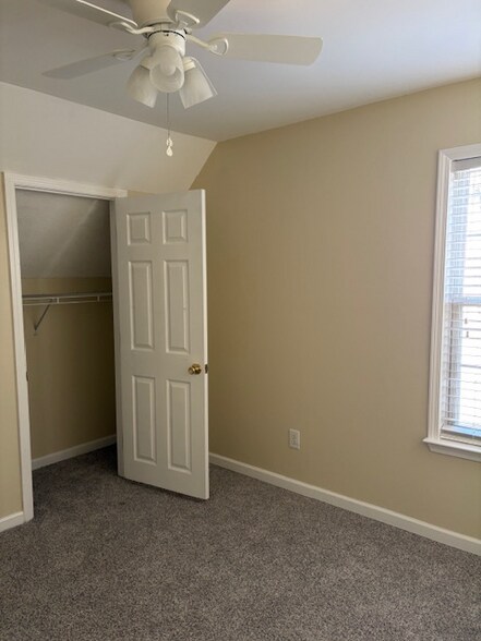 Building Photo - 8 Kilbreth Ave